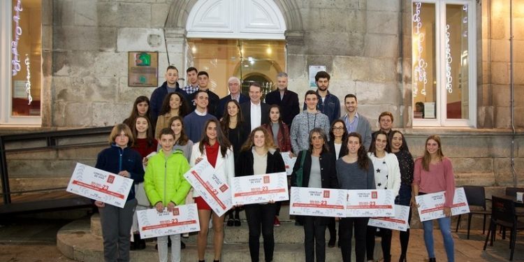 Veintitrés deportistas vigueses reciben becas por 20.000 € a través de la Fundación VIDE