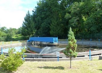 Investigan a procedencia das verteduras ao río Tea