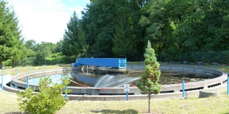 Investigan a procedencia das verteduras ao río Tea