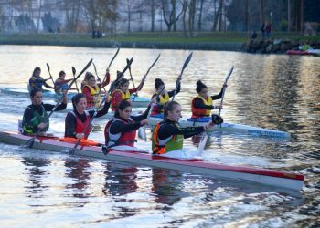 Bouzas acoge este sábado el Trofeo Rías Baixas de piragüismo