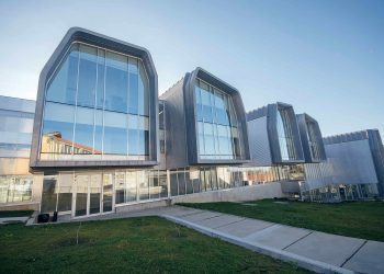 O novo edificio dos centros de investigación CACTI e CINBIO honra á primeira doutora galega