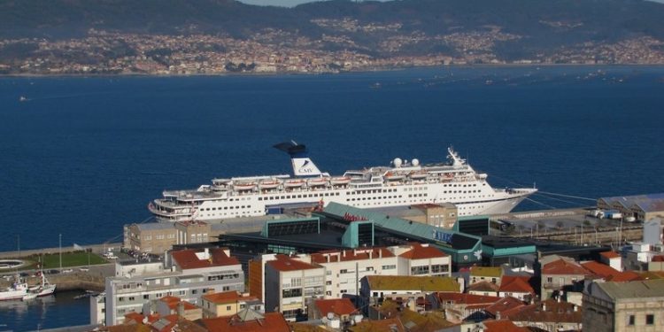 La escala inaugural del «Magellán» cierra la temporada de cruceros en Vigo