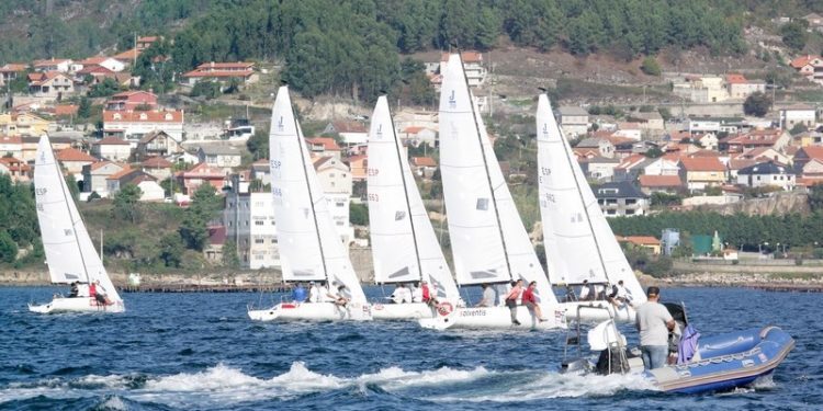 La Ría de Vigo cierra el primer ciclo de la Winter Series de J70