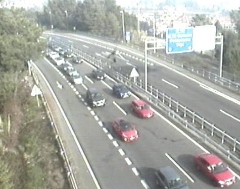 Siete kilómetros de retenciones en la A-55