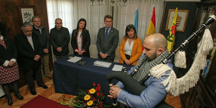 Mos dótase de himno oficial