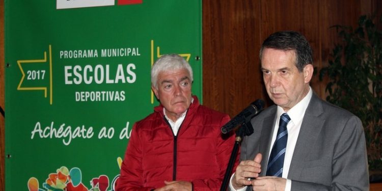 El Concello firma con 50 entidades los programas de las escuelas deportivas de Vigo