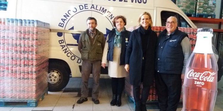 Una limpieza del mar solidaria en la isla de Cortegada