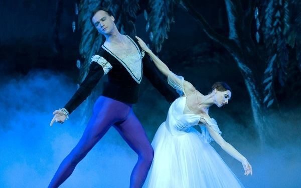 El Ballet Clásico de San Petersburgo debuta en Vigo con ‘El lago de los cisnes’