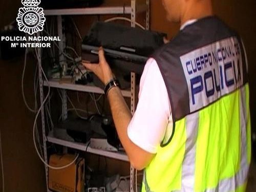 Detenido en Vigo por distribuir un «firmware» para piratear contenidos de TV de pago