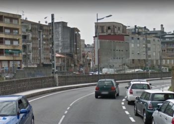 Herida una mujer en O Porriño tras chocar con su coche contra una farola