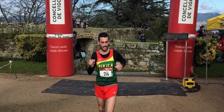 Iván Roade gana la Subida ao Castro y se lleva la Run Run Vigo 2017