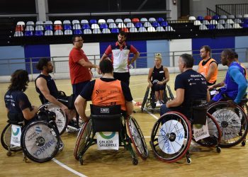 El Amfiv vuelve a los entrenamientos mientras espera a los nuevos fichajes