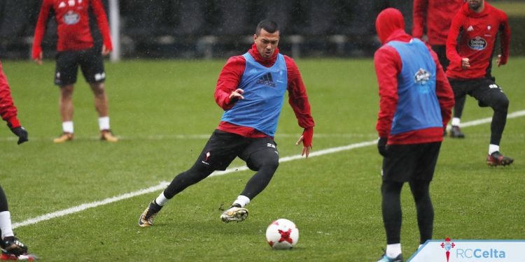 Unzué convoca a toda la plantilla para el doble desplazamiento a Barcelona y Valencia