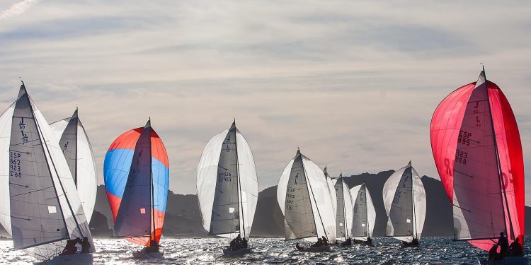El Monte Real Club de Yates presenta un calendario para 2018 con quince citas deportivas