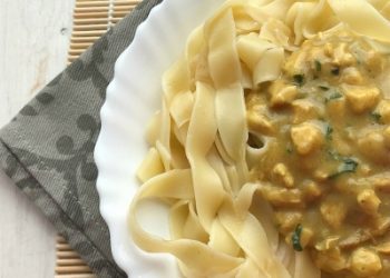 Tagliatelle con pollo al curry