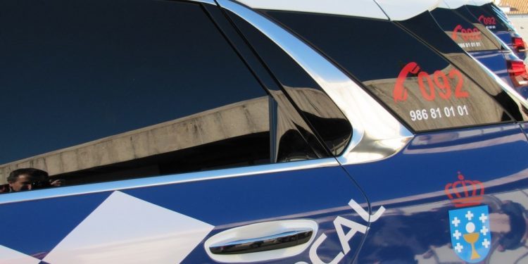 Un herido en Vigo al caer su coche por un desnivel