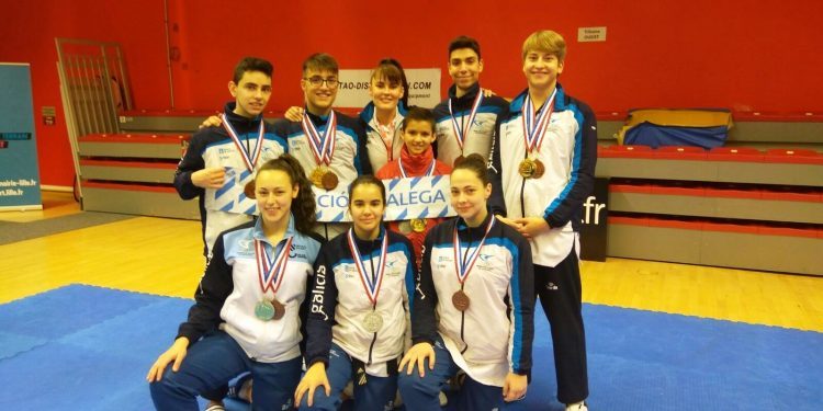 Quince medallas para os taekwondistas galegos en Francia