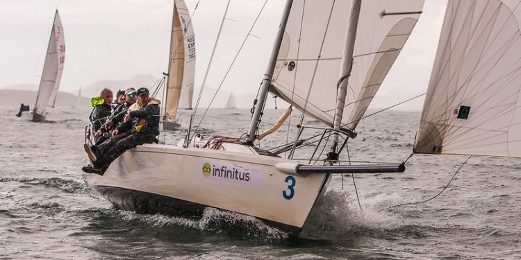 Victoria lusa en el estreno en Baiona de la Liga de Invierno de J80
