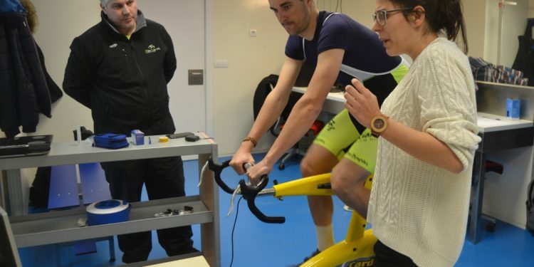 Investigadores da UVigo analizan o rendemento dos ciclistas do Rías Baixas