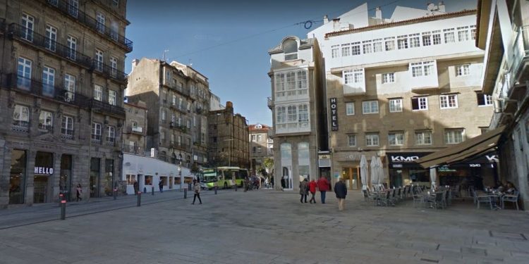 Cazados cuando transportaban plantas de marihuana a la carrera por el centro de Vigo