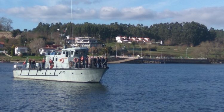 O xurado inicia o traballo para elixir a nova ponte peonil sobre o Miño