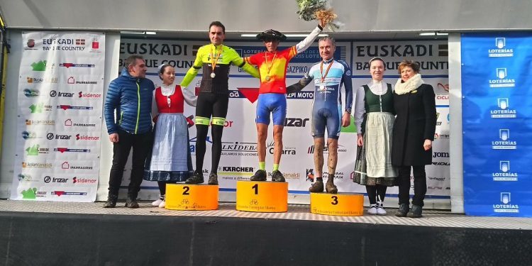 As medallas resístenselle a Galicia no Campionato de España de Ciclocross
