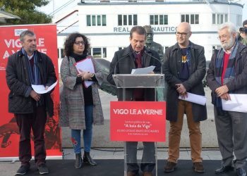«Vigo le a Verne» continúa con teatro para escolares na estatua do escritor