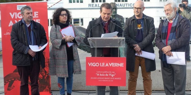 «Vigo le a Verne» continúa con teatro para escolares na estatua do escritor