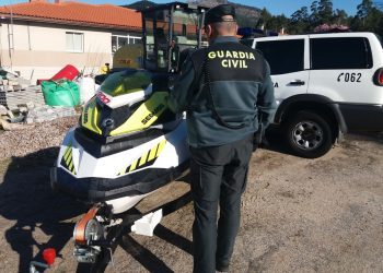 Sorprendente hallazgo de la Guardia Civil en el arcén de una carretera de Gondomar