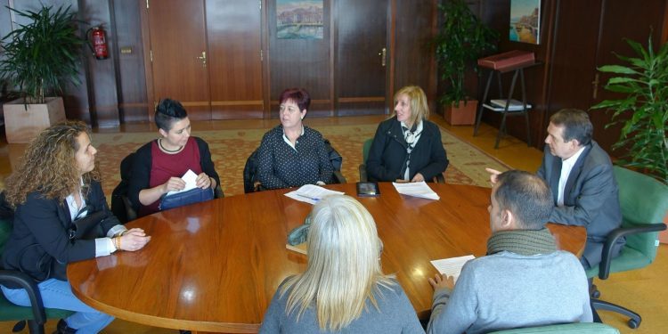 «Un hospital de campaña funciona mejor que las Urgencias del Cunqueiro»