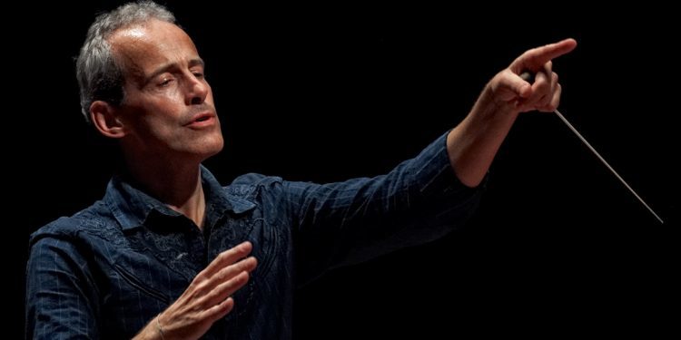 La Real Filharmonía de Galicia se pone a las órdenes del inglés Paul Daniel