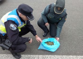 Detenidos un vecino de O Porriño y su novia con casi medio kilo de marihuana