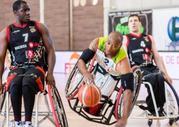 El Amfiv se resiste a despertar de su sueño ante un Bidaideak Bilbao tocado