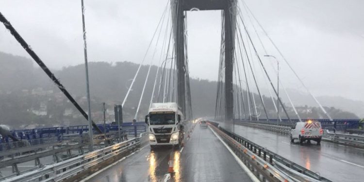 Rande estrena sus restricciones con fuertes vientos y doble sentido en un tablero central