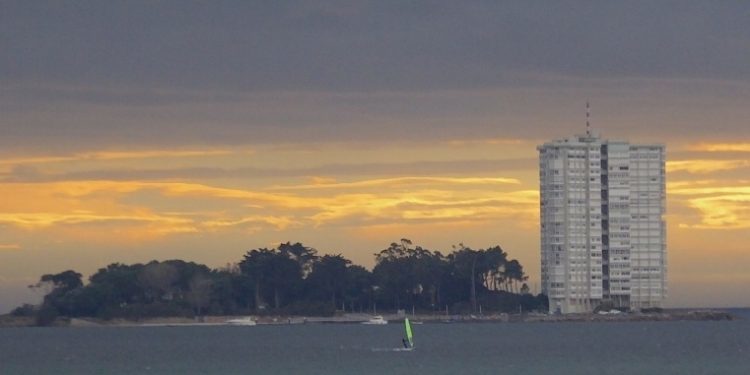 El pleno de Vigo acuerda pedir el libre acceso a Toralla