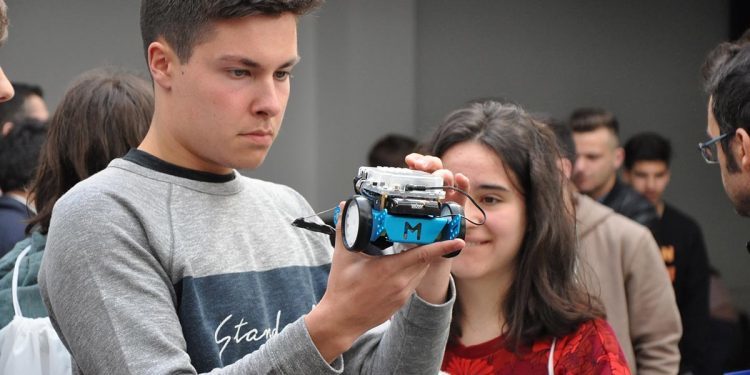 A competición de robots da UVigo supérase a si mesma e chega ás mil inscricións