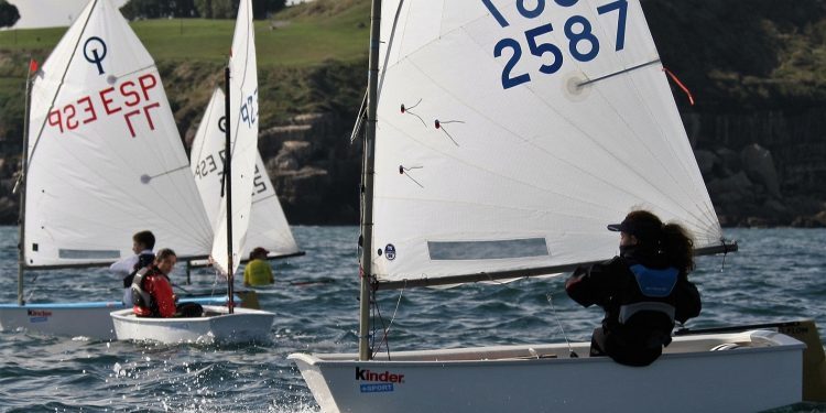 Canido despunta en el Gallego de Optimist