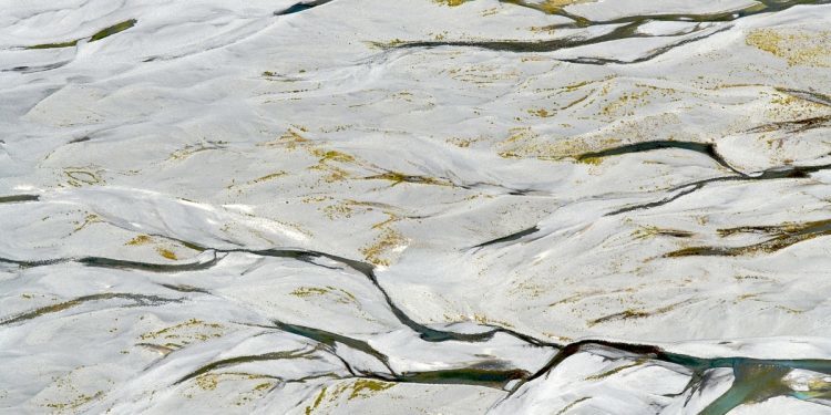 El fotógrafo Manuel Valcárcel expone en Tui su muestra ‘Auga, o sangue da terra’