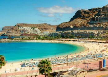 Binter, que conectará Peinador y Canarias, pone África al alcance de Vigo