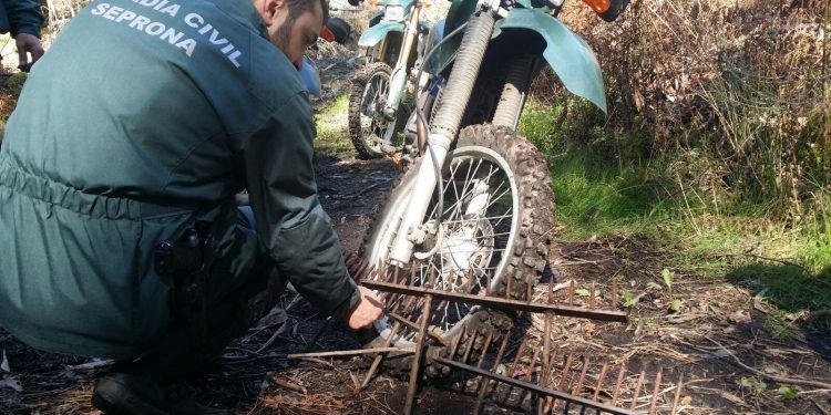 La Guardia Civil investiga varias trampas con clavos en el monte de Gondomar