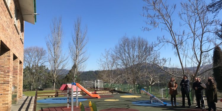 Preto de 70.000 euros para mudar a cuberta do CEIP Souto Donas