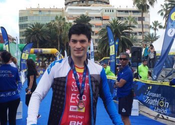 O vigués Antonio Serrat, bronce na Copa de Europa de tríatlon