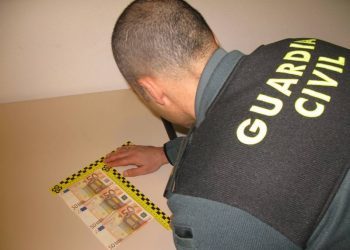 Investigan a un vecino de Nigrán por pagar con billetes falsos