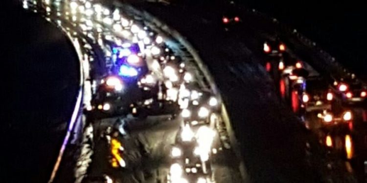 El granizo provoca una colisión con once vehículos y obliga a cortar la AP9