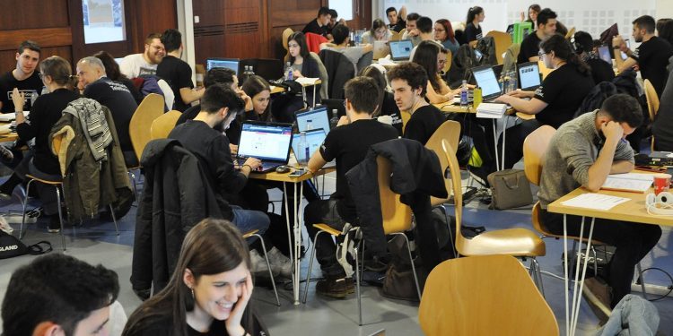 80 ‘hackers bos’ únense en Vigo para deseñar solucións tecnolóxicas