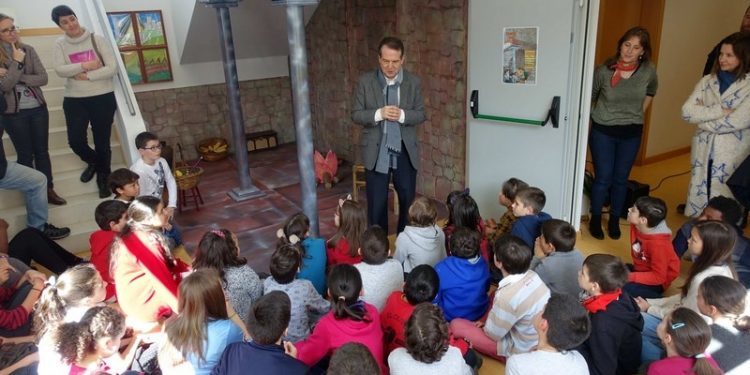 Quince colexios de Vigo solicitan a cubrición dos seus patios