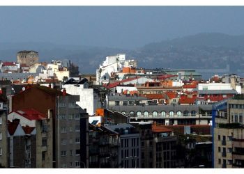 Esa casa que destaca a la izquierda