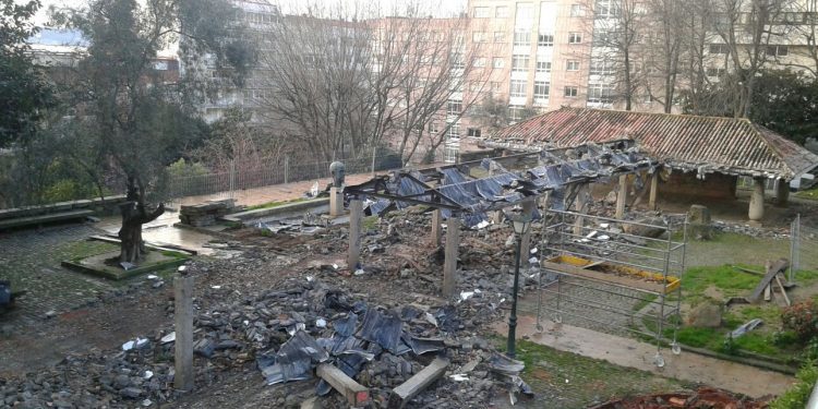 El derribo de los tejados del Parque Cela como símbolo de su nueva vida