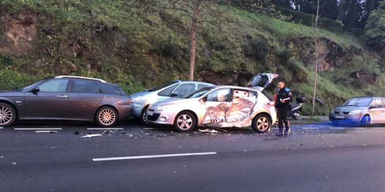 Tres heridos, entre ellos un bebé de 15 meses, en una colisión múltiple en Vigo