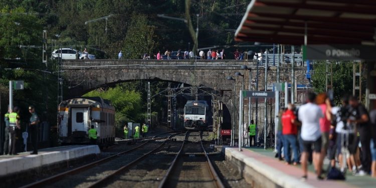 O BNG urxe investir na rede ferroviaria tras suspenderse a circulación en Arbo